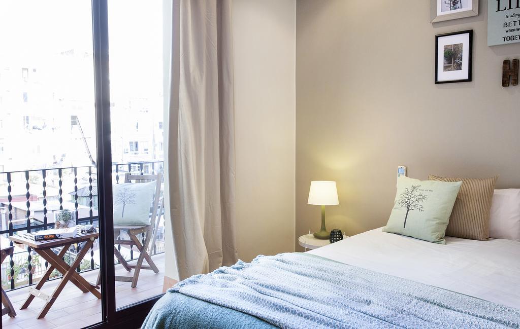 Apartments Barcelona & Home Deco Viladomat Exterior photo